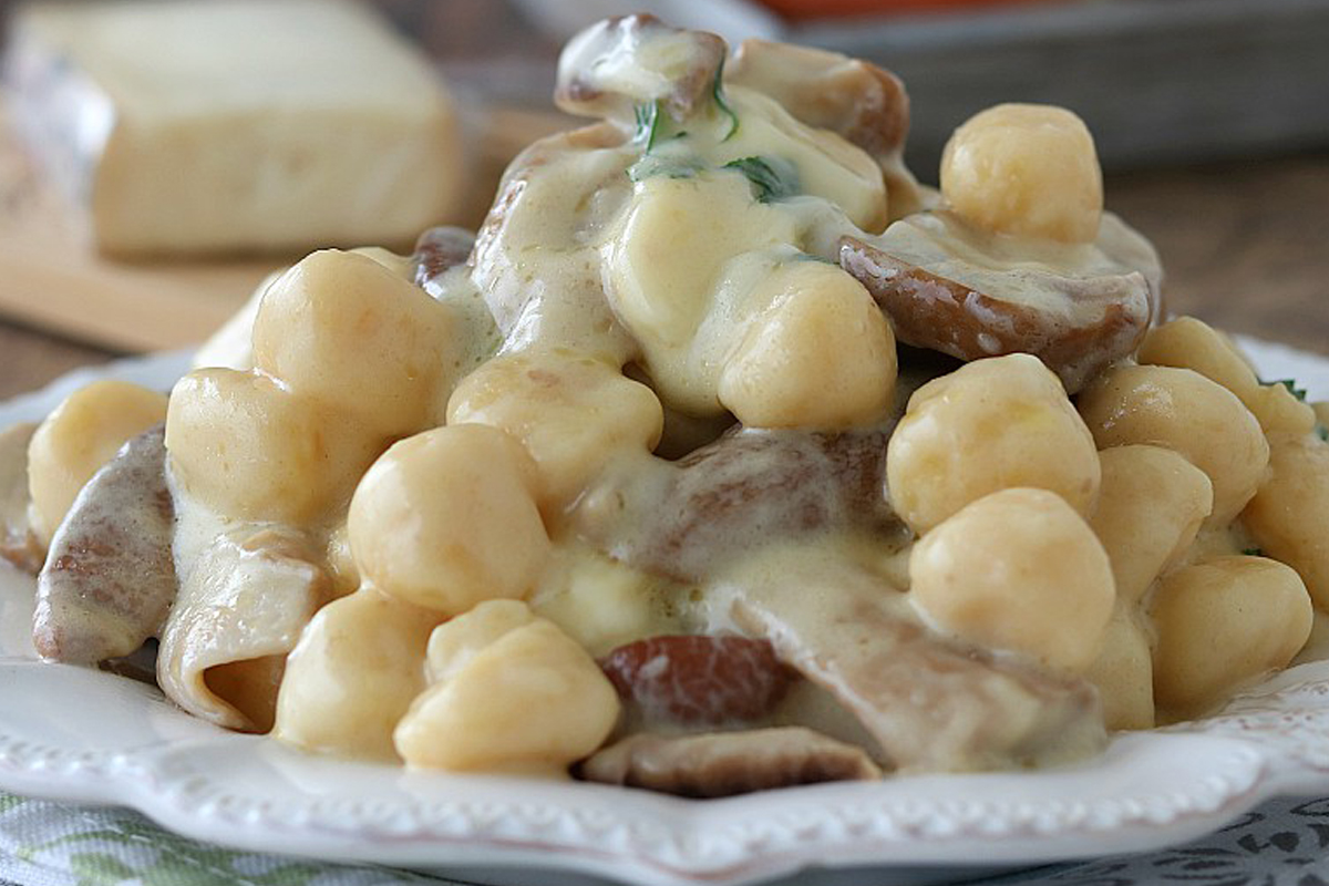 Gnocchi Bio Il Poeta con taleggio e porcini